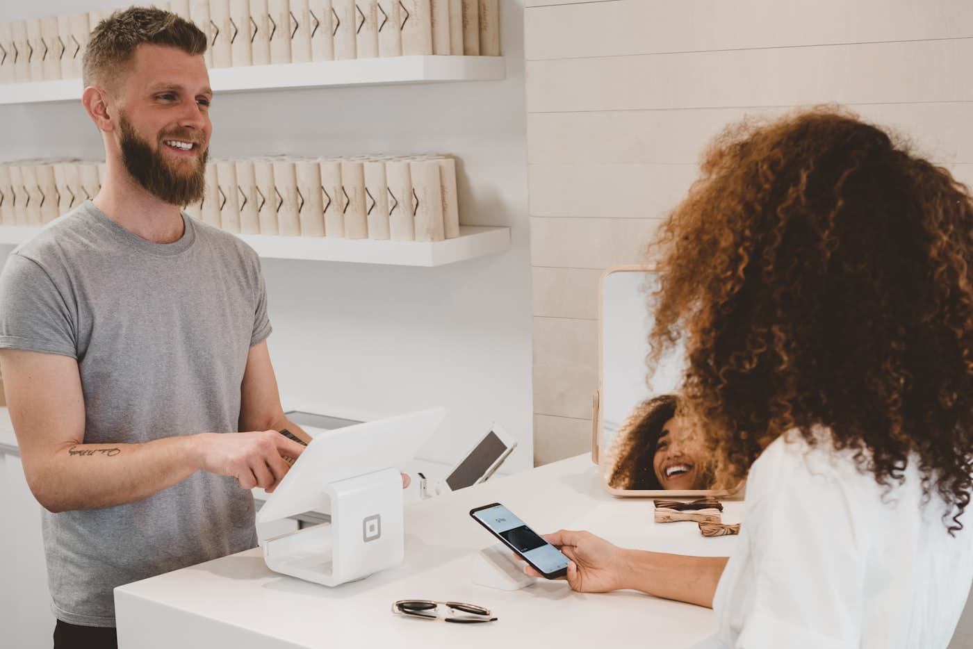 Merchant counter payment moment